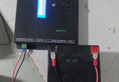 擺翼閘斷電后閘門能否保持打開？