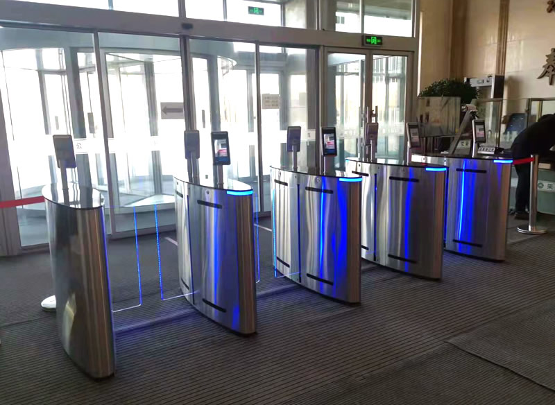 人臉識別測溫閘機廠家多嗎?