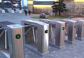 智能三輥閘廠家以及產品特點和功能介紹主要有哪些？