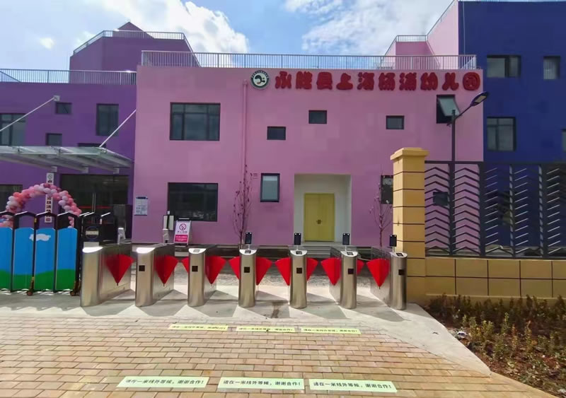 學校門口人臉識別閘機