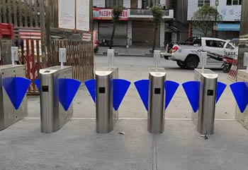 擺閘和翼閘的區別是什么？哪個更容易尾隨？