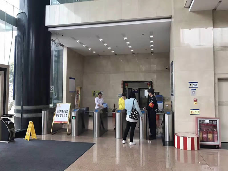 小區智能三輥閘廠家