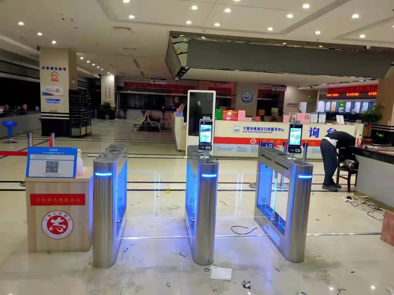 建筑工地實名制刷卡閘機的作用