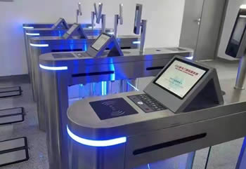 翼閘擺閘三輥閘哪個更好？